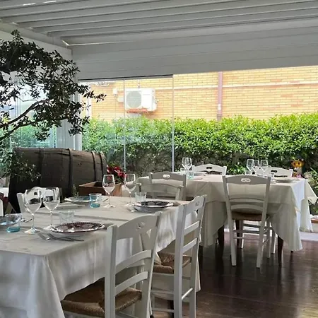 Pisola Airport - Seafront Apartment